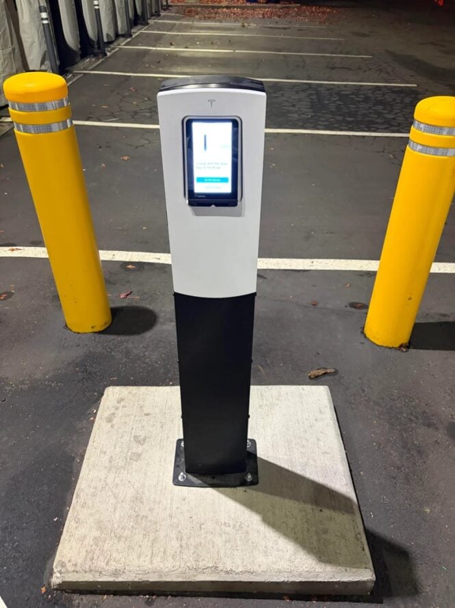 Tesla kiosk